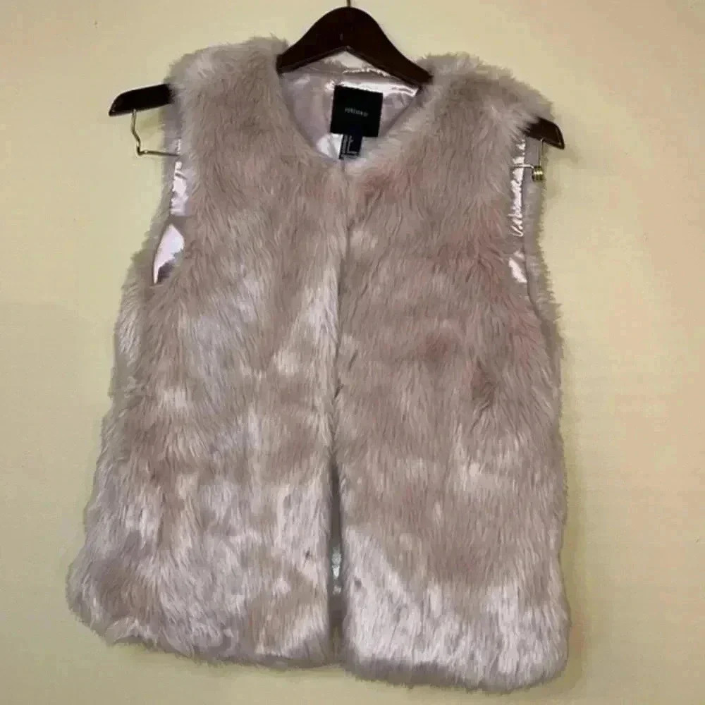 Forever 21 Pink Faux Fur Vest Size Small